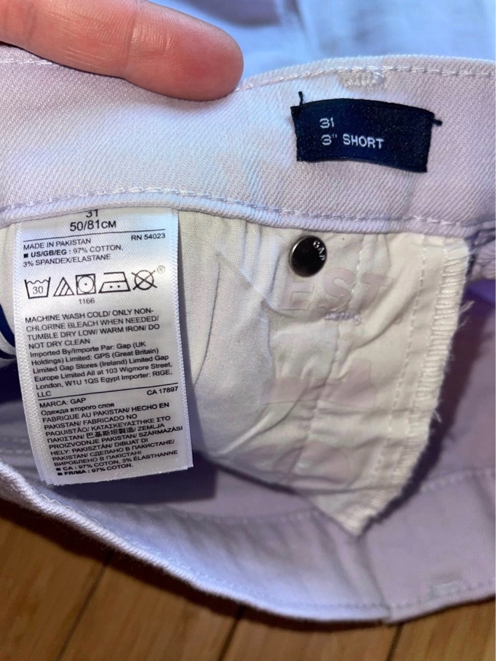 GAP High Rise 3 Inch Short - Picture 4 of 9